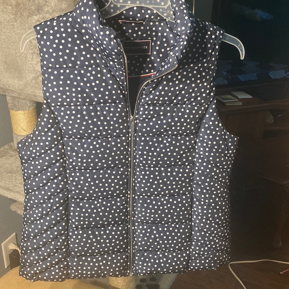 Puffer vest - no tags but never worn. Perfect condition.
